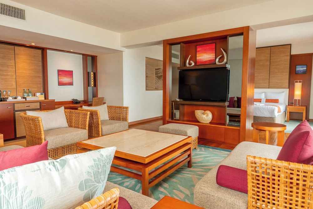 Hotel Nikko Guam Ocean Front Premier Suite with Lounge access (Breakfast at Restaurant, includes child) 4