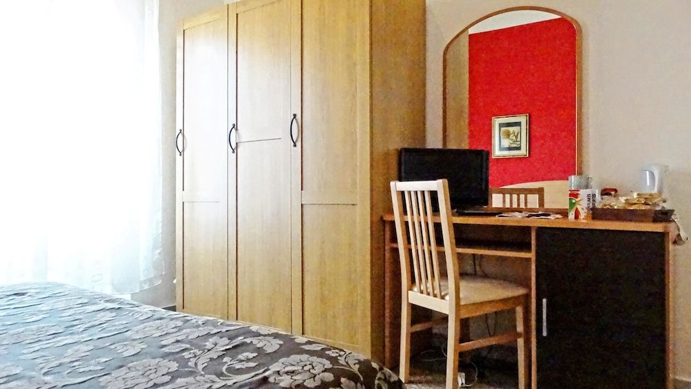 La Campanella Guesthouse Double Room, Shared Bathroom 9