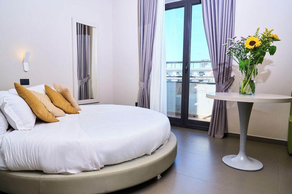 Hotel Miramare Junior Suite, 1 Double Bed, Hot Tub 5