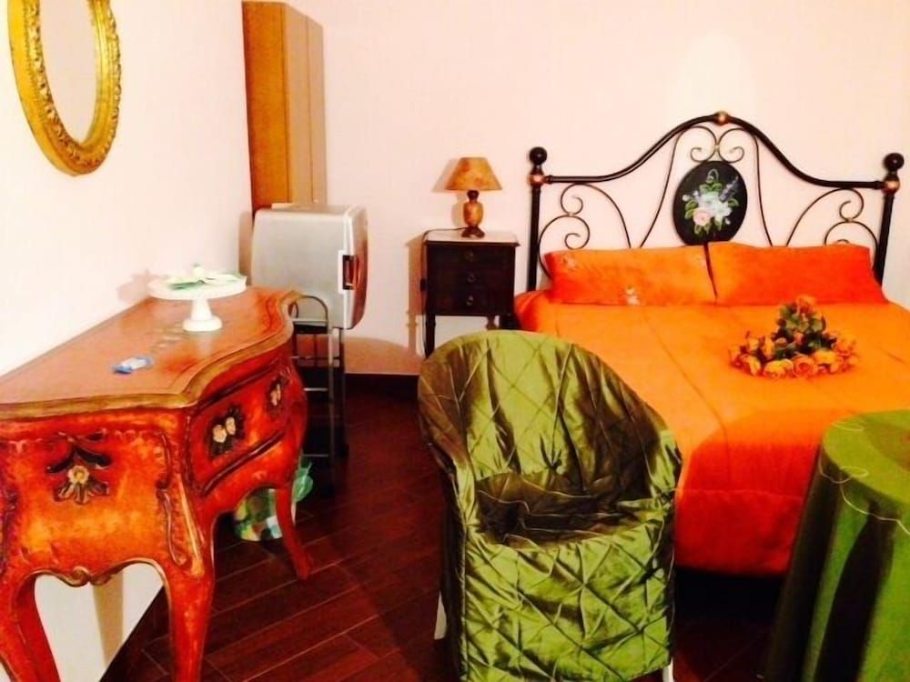 Double or Twin Room, Shared Bathroom