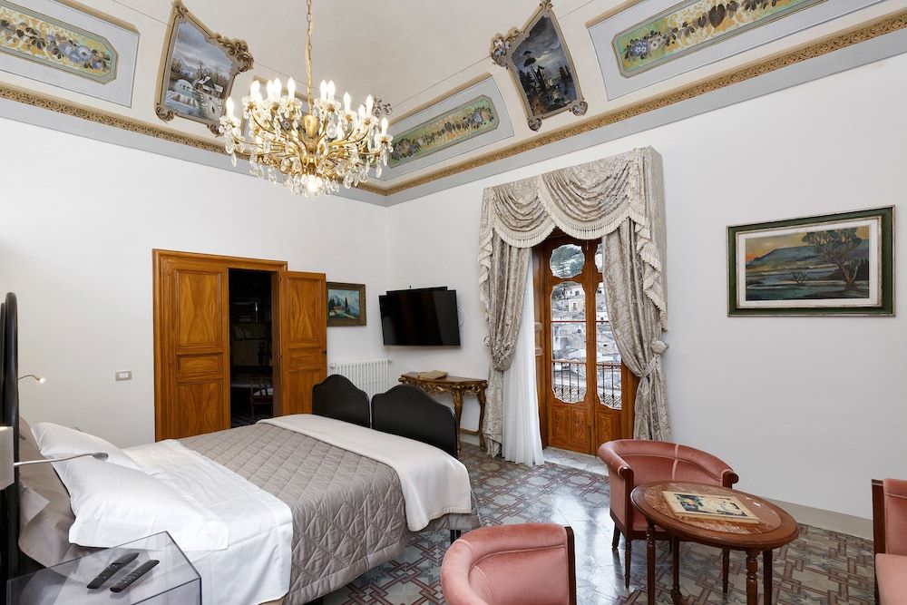 Suite, City View