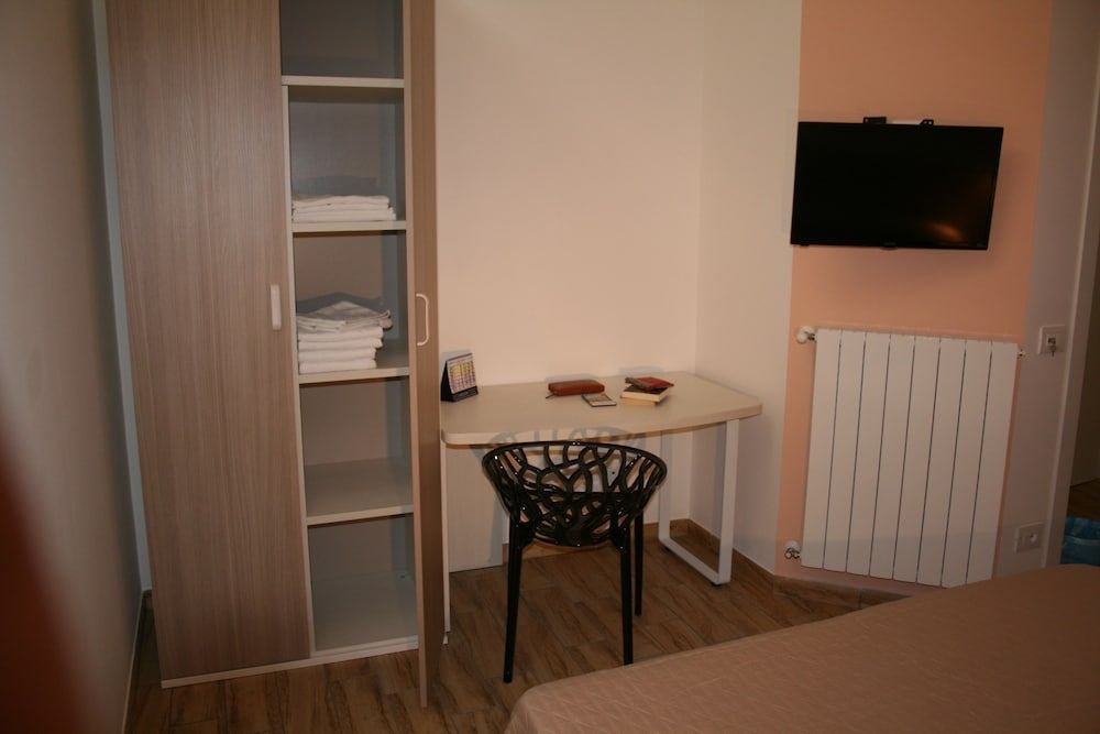 Trapani Home Basic Double Room Single Use, 1 Bedroom 25