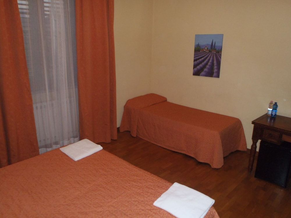Airone Pisa Park Hotel Triple Room 6