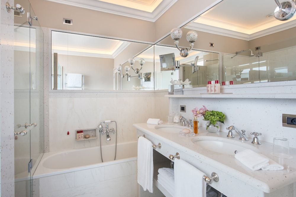 Hassler Roma Deluxe Double Room 4