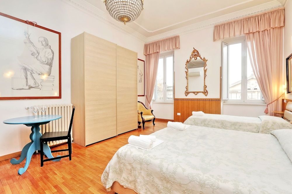 Sonnino Suite Panoramic Double Room 8