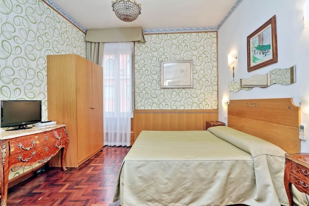 Sonnino Suite Panoramic Double Room 6