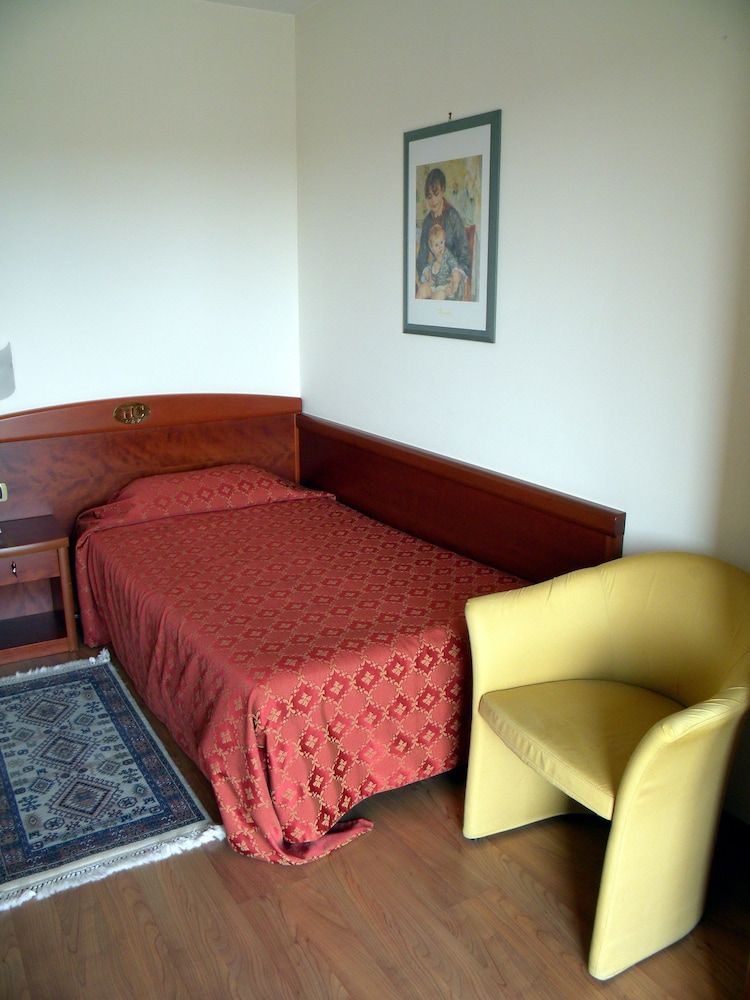 Hotel Corone Single Room 3