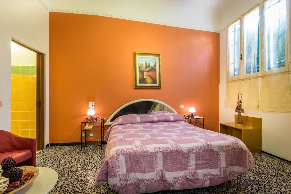 Hotel Ferretti Double Room, Ensuite 5