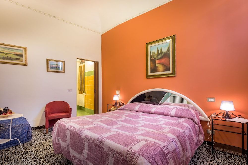 Hotel Ferretti Double Room, Ensuite