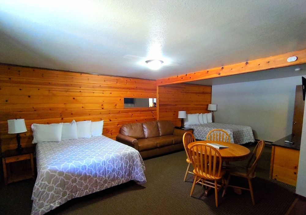 Suite, 2 Queen Beds (Dinette and Kitchen )
