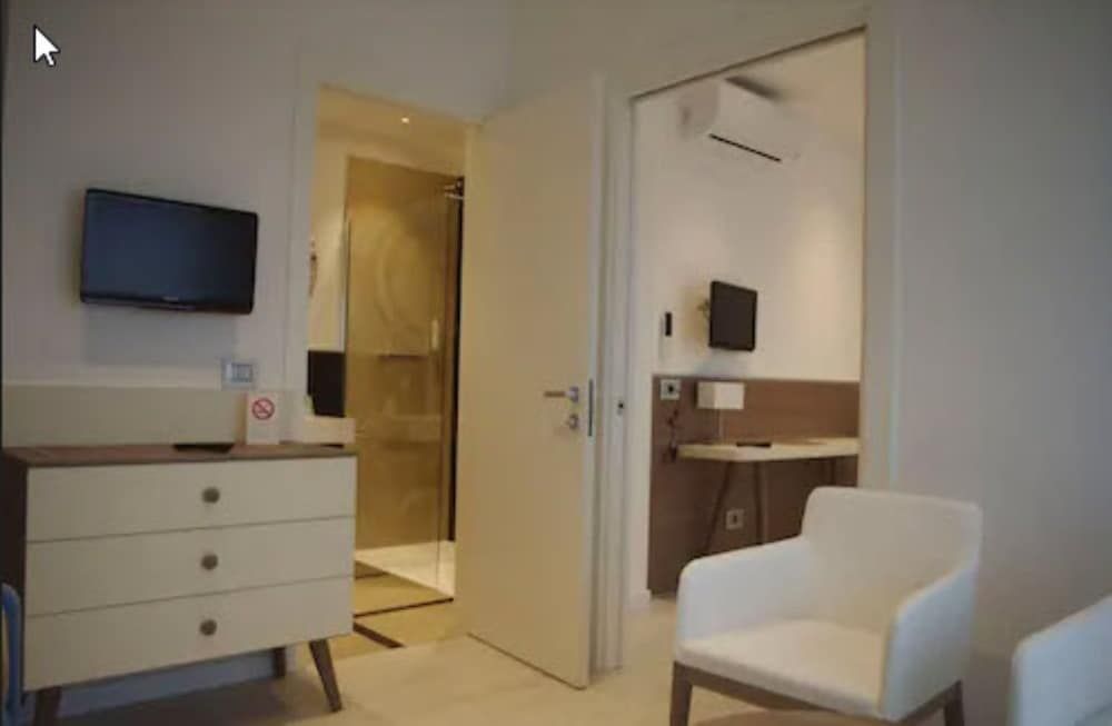 Panoramic Room
