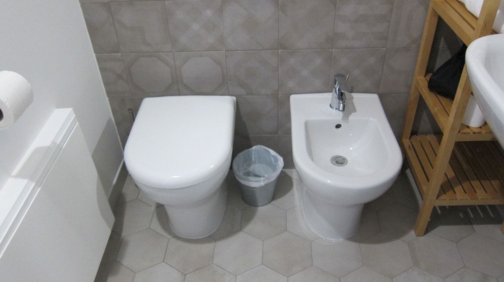 B&B Federico Secondo Family Suite, Private Bathroom 13