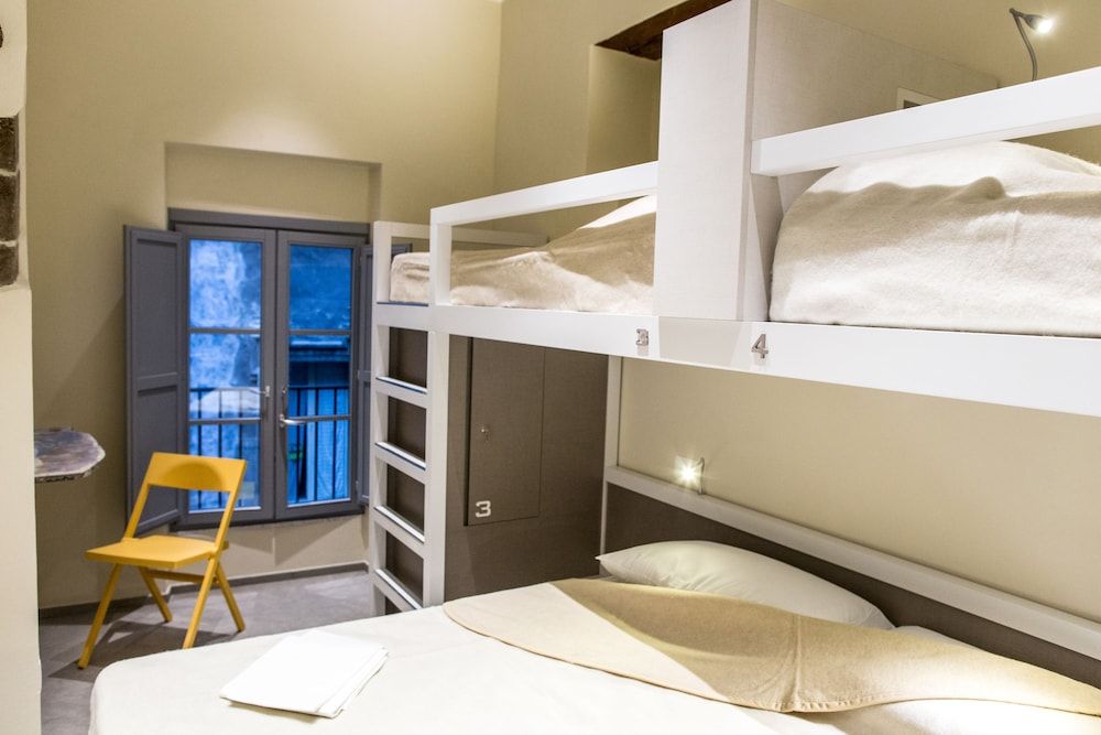 Design Shared Dormitory, Women only, Ensuite