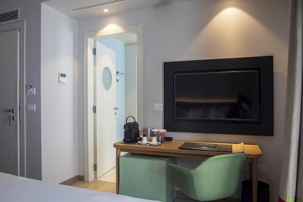 Savona 18 Suites Comfort Room 7