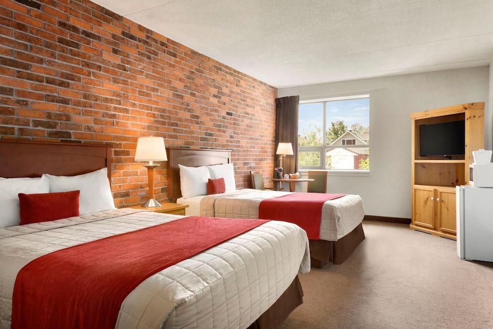 2 Double Beds, Non-Smoking, Mobility Accessible, Refrigerator & Microwave