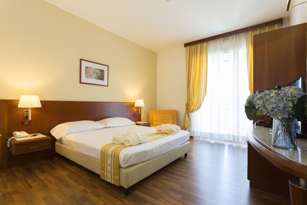 Hotel Europa Deluxe Double or Twin Room 2