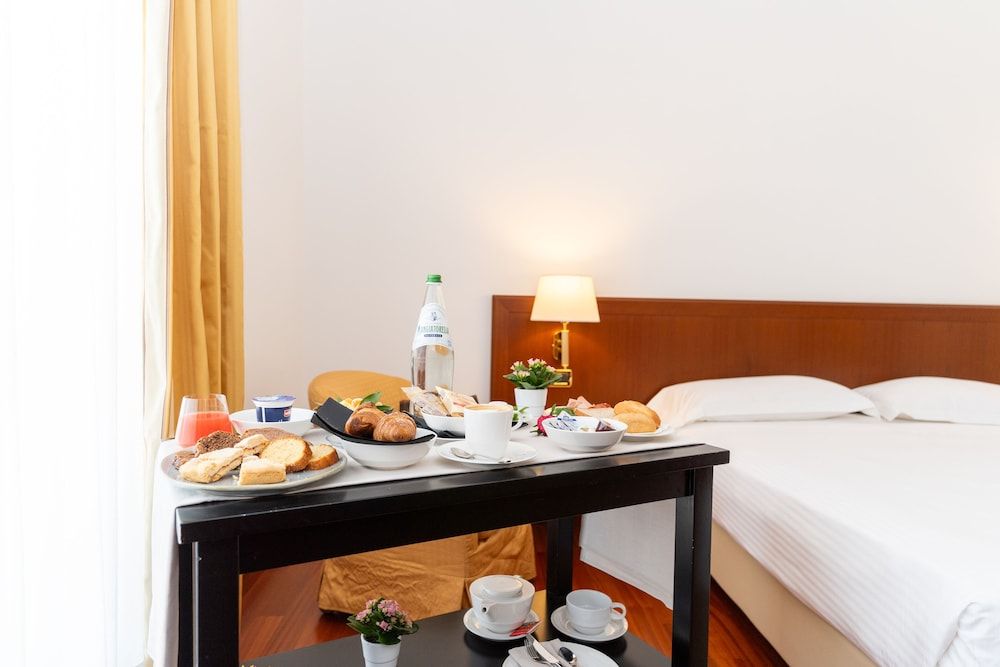 Hotel Europa Deluxe Double or Twin Room 5