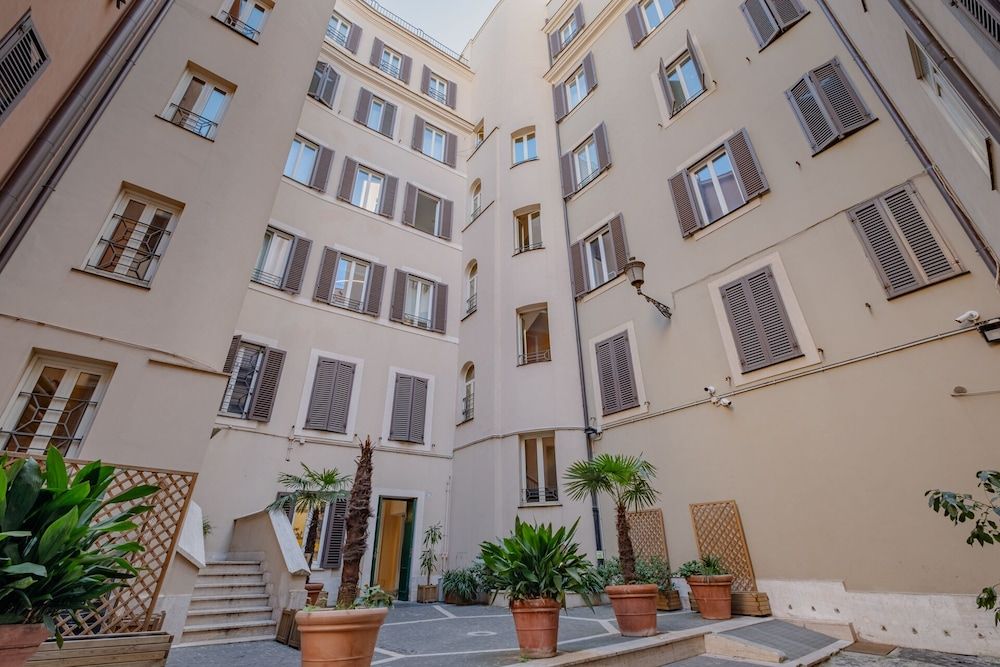 undefined Oriana Homèl Roma 10