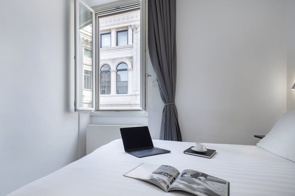 undefined Oriana Homèl Roma 5