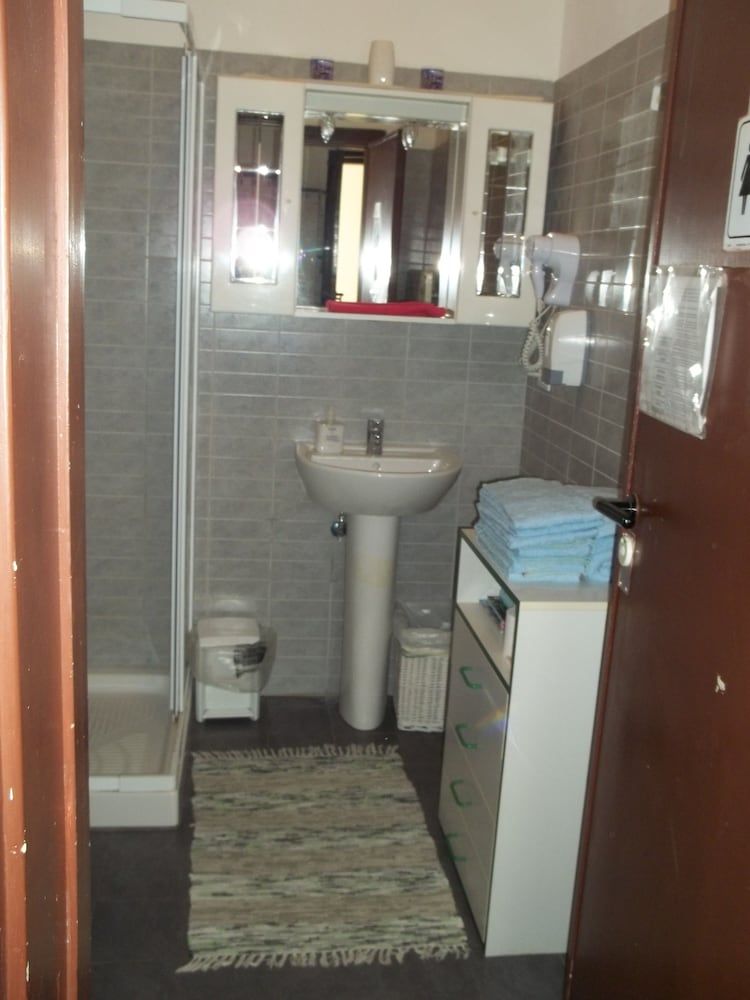 A Casa Vittoria Bed & Breakfast Family Triple Room (Camera Residence) 14