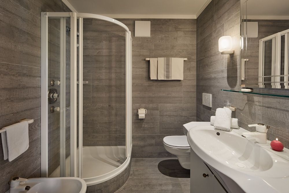 Hotel Savoy Double Room 6