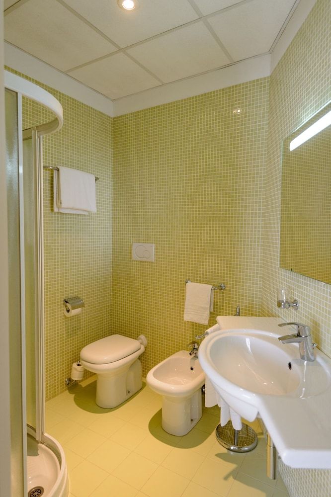 Hotel Continental Family Room 4