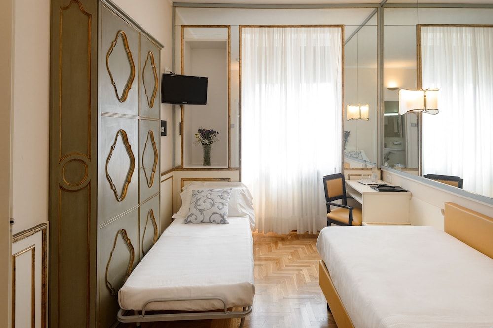 Hotel Continental Family Room