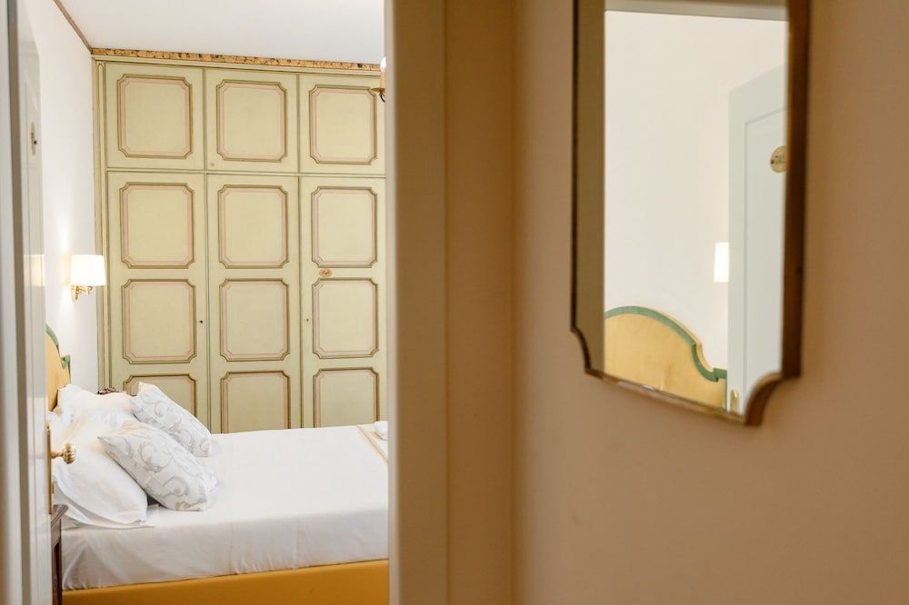 Hotel Continental Family Room 6