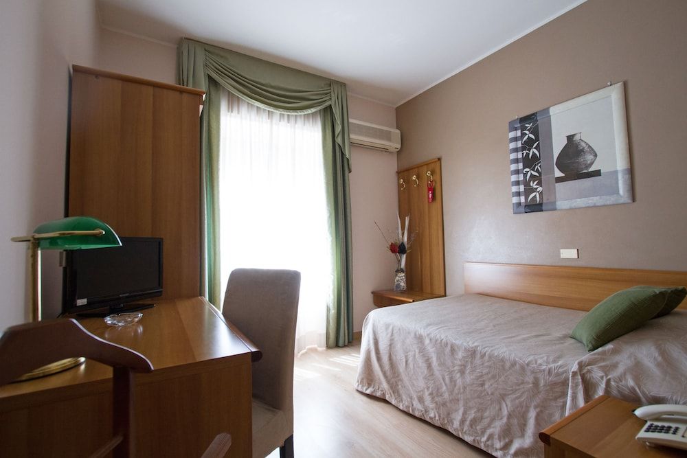 Hotel Adriano Single Room 2