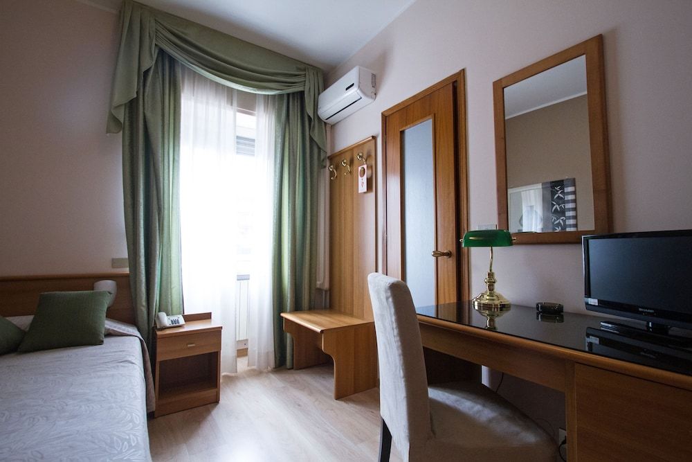 Hotel Adriano Single Room 5