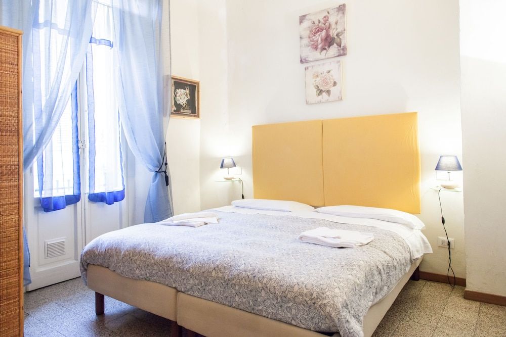 undefined Bed & Bed Cassia