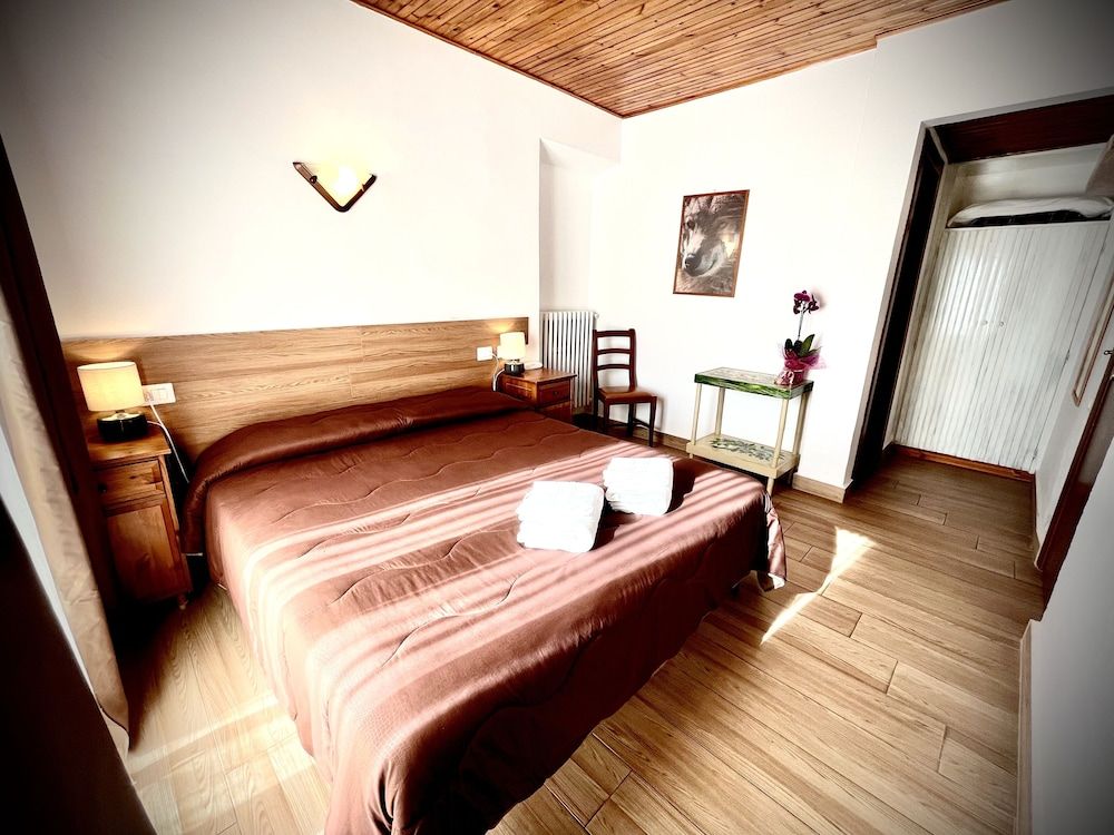 Hotel Pinguino Double Room, Balcony, Mountain View 4