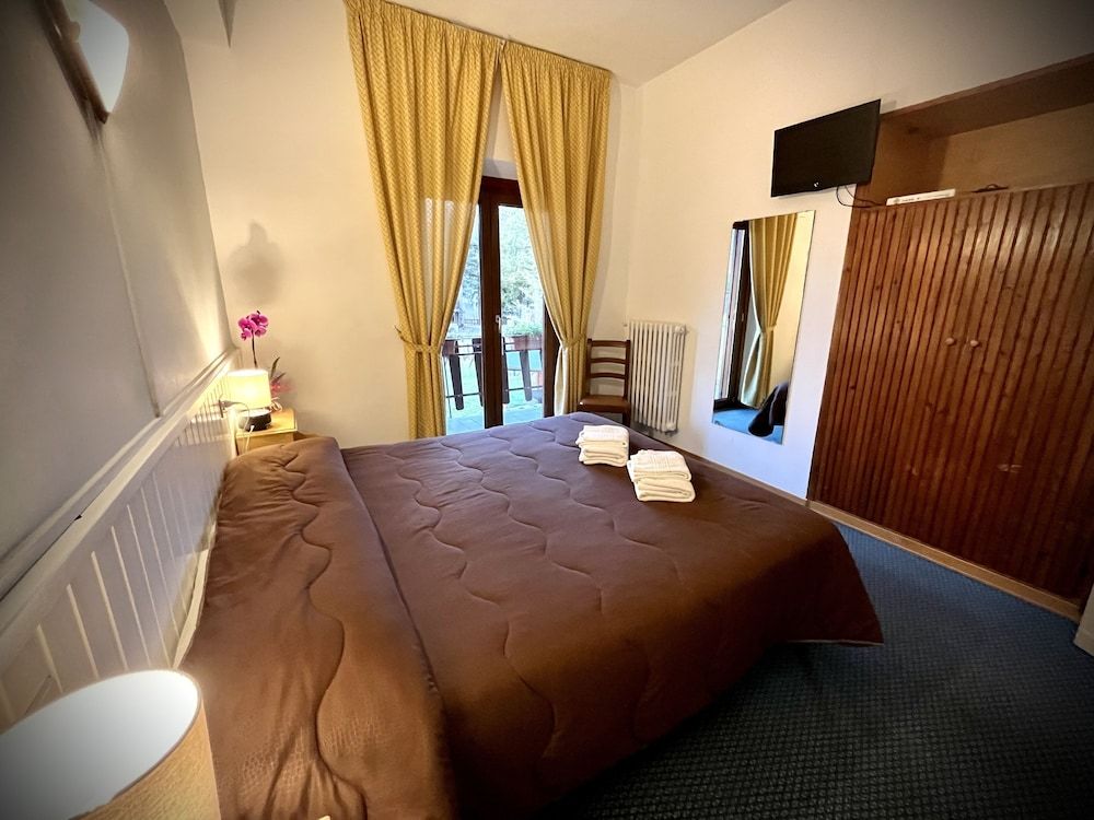 Hotel Pinguino Family Room, 2 Bedrooms, Balcony