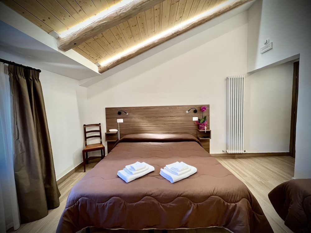 Hotel Pinguino Classic Triple Room, Mountain View, Tower 4