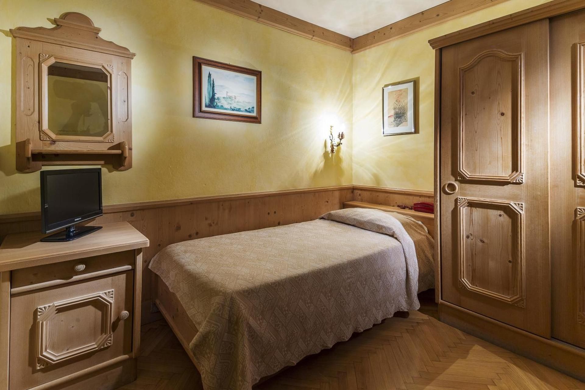 Connected Single Room