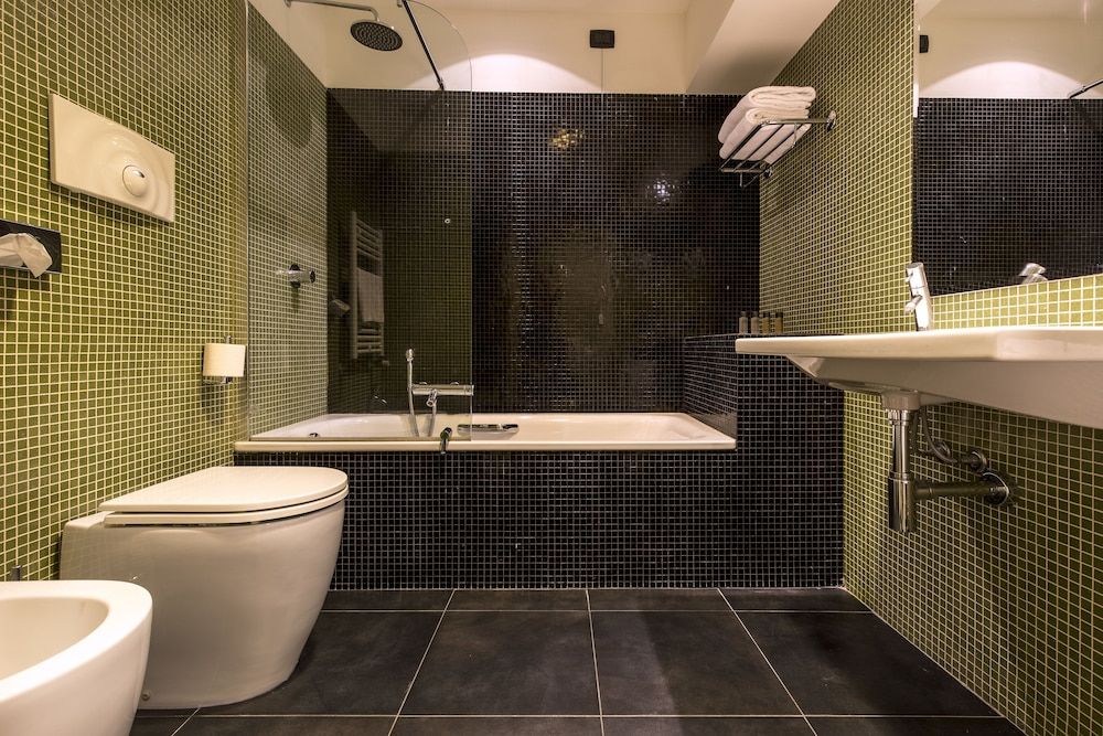 43 Station Hotel Double Room 4