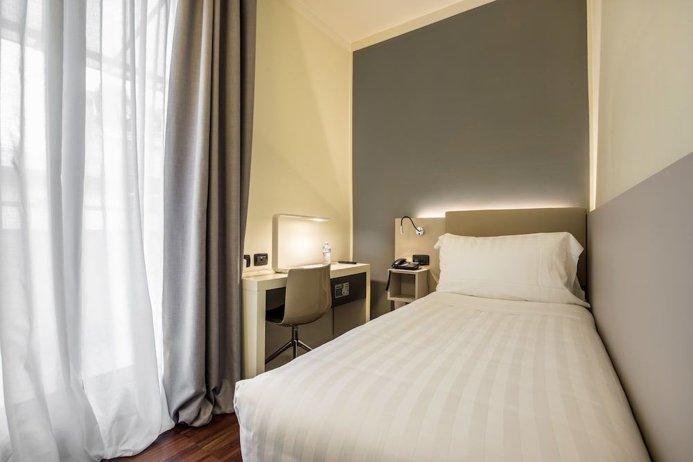 undefined 43 Station Hotel 2