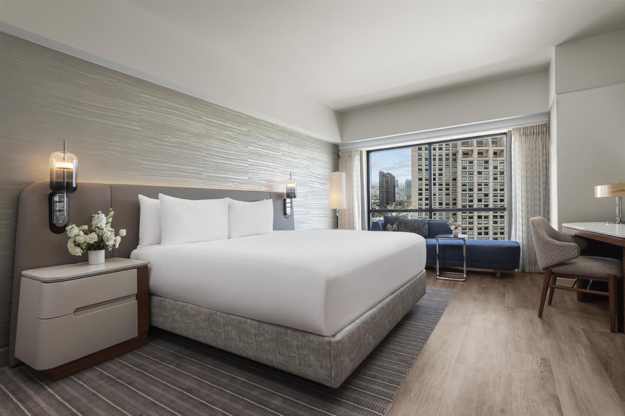 1 King Bed Deluxe