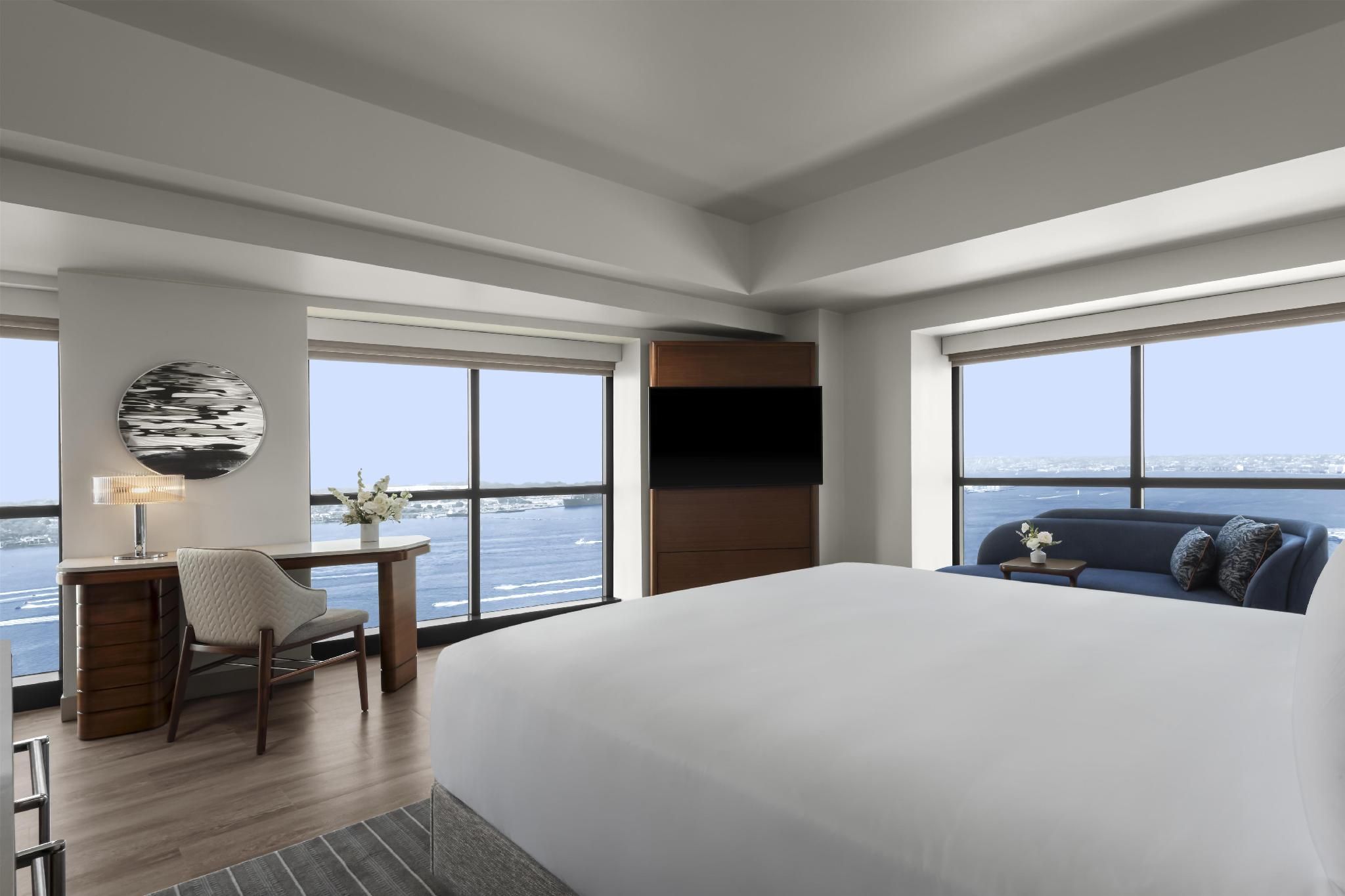 1 King Bed Corner Deluxe
