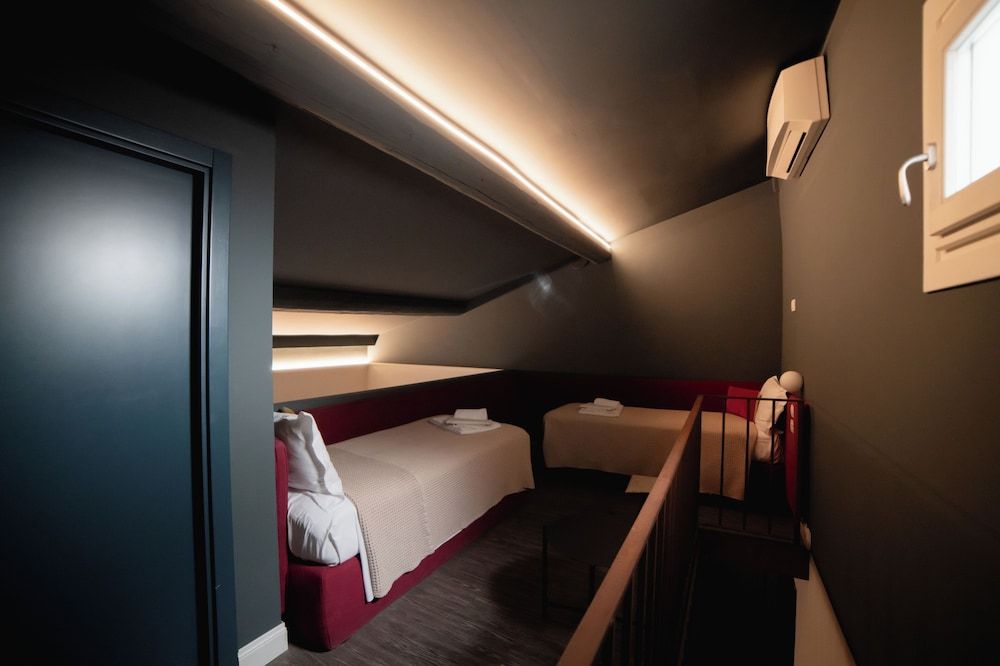 La Fonderia Firenze Family Room, Garden View 7