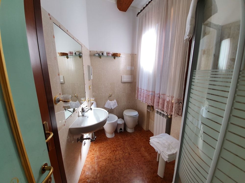 Casa Alla Fenice Queen Room 3