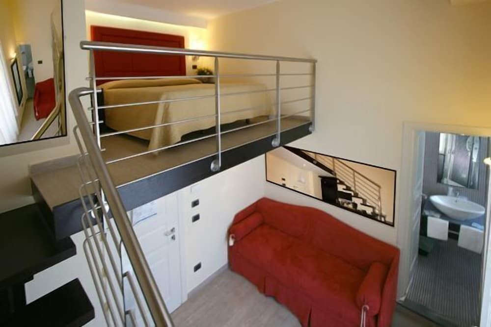 undefined Blurooms