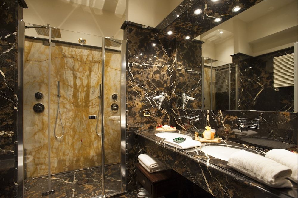 Castello di Guarene Luxury Room (Castle)