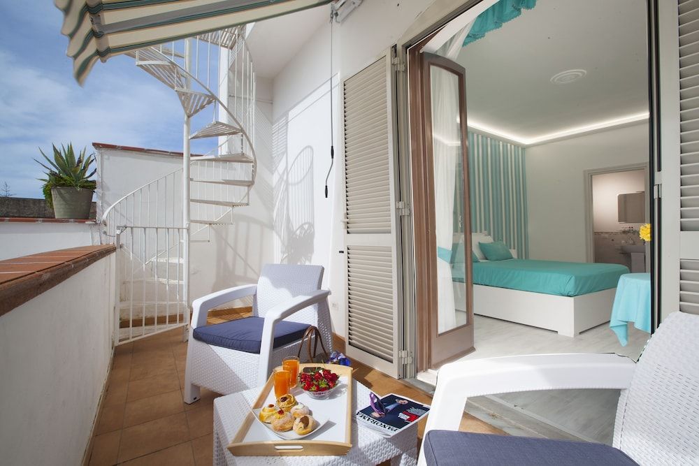 Villa Iolanda Deluxe Townhome 13