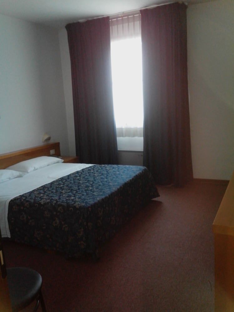 Albergo Niki Family Room 4