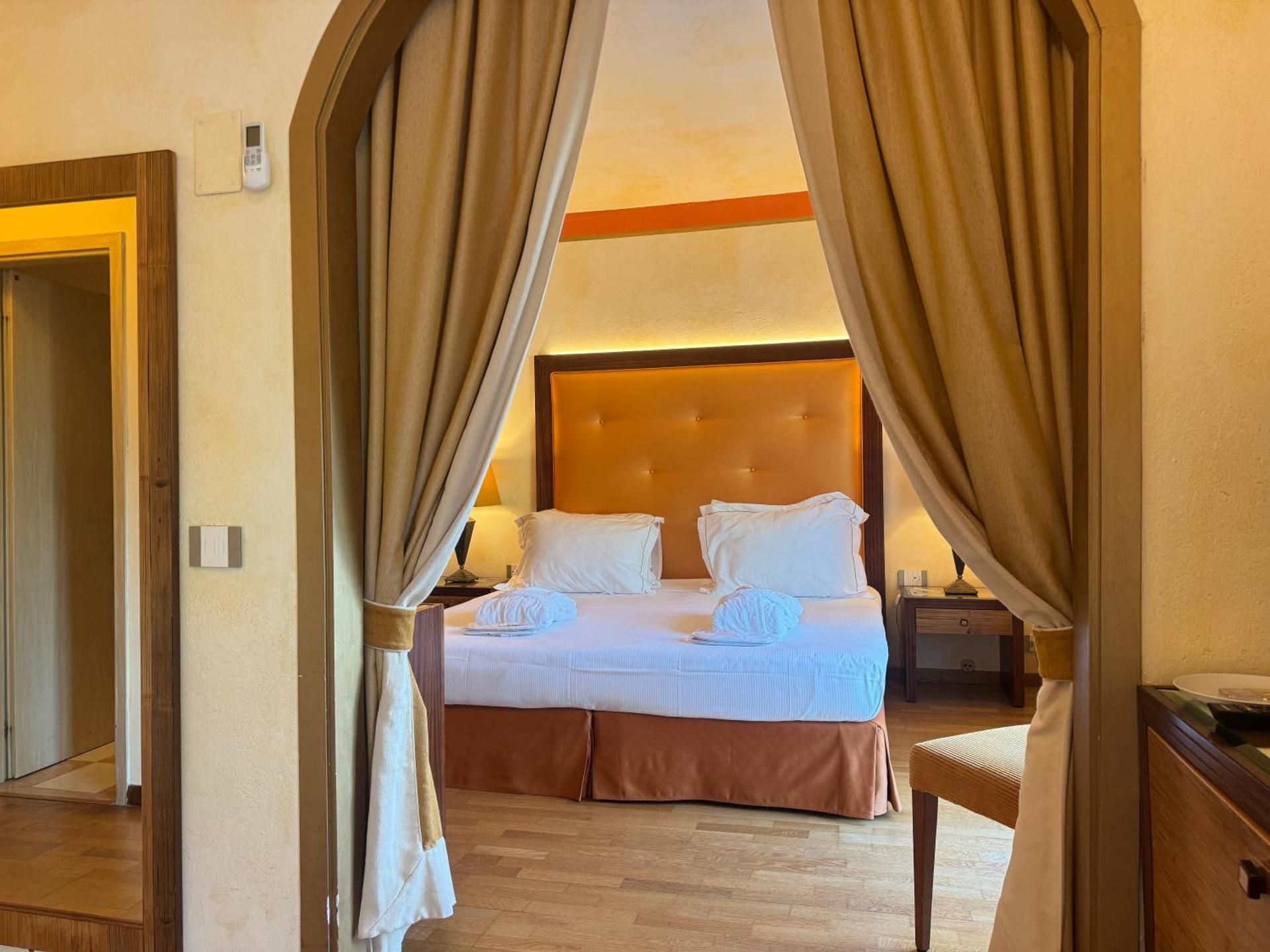 Junior Suite (2 Adults)