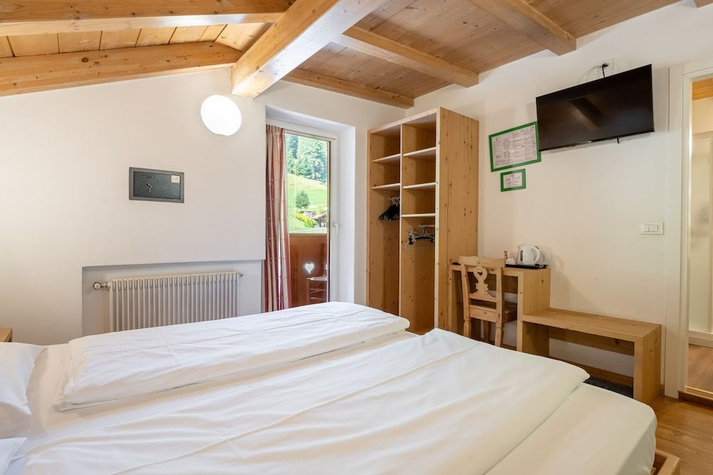 Hotel Villa Adria B&B Standard Double or Twin Room, Mountain View 2