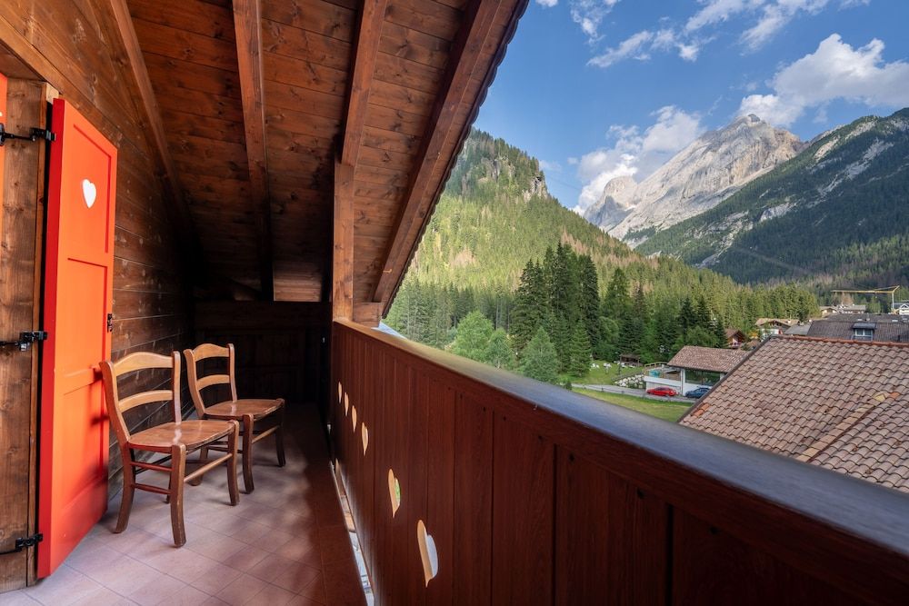 Hotel Villa Adria B&B Standard Quadruple Room, Mountain View 12