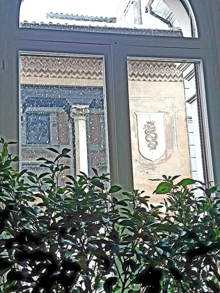 Arnaboldi Palace Deluxe Double Room, City View 5