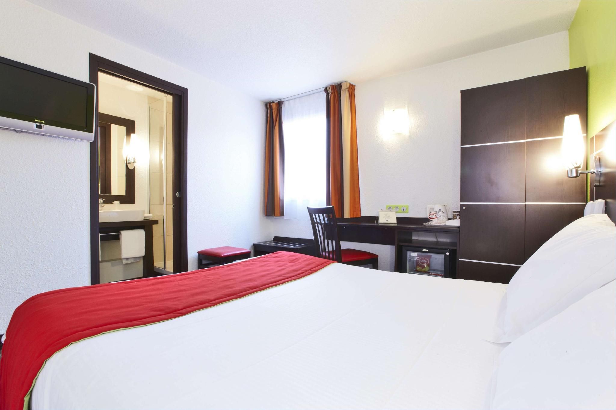 Standard Room - 1 Double Bed